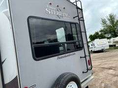 2013 Forest River Wildcat Sterling Edition Model 30 RL Fifth Wheel Camper with Gooseneck Ball Adapte