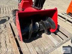 Toro 724 Snowblower, Does Not Run, Model # 38050, Serial # 7000397.