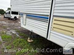 2000 Cherokee Lite 5th Wheel Camper, Approx. 24' In Length, 1 Slideout, New