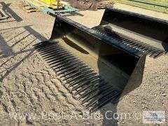 78" Bucket With Quick Tach Plate.