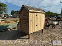 Chicken Coop, Owner Stated, "Fully Insulated And Vented," 5 Nesting Boxes, Boards Mounted On Roof To