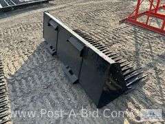 78" Bucket With Quick Tach Plate.