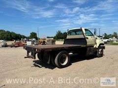 2001 GMC C6500 Flatbed Truck, With 8.1 L Gas Motor, Automatic, 11' Flatbed,