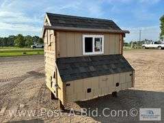 Chicken Coop, Owner Stated, "Fully Insulated And Vented," 5 Nesting Boxes, Boards Mounted On Roof To