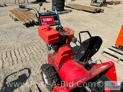 Toro 724 Snowblower, Does Not Run, Model # 38050, Serial # 7000397.