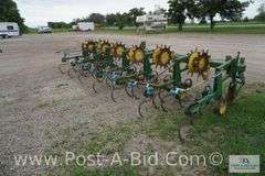 John Deere 825, 6 Row Cultivator, With Danish Teeth Rolling Shields With Fe