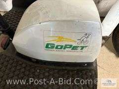 Go Pet 3 Wheel Scooter With Charger, Goes Forward, But Couldn't Find Reverse.  Runs And Drives.