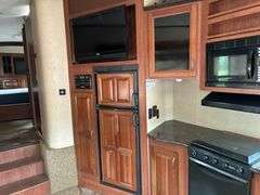 2013 Forest River Wildcat Sterling Edition Model 30 RL Fifth Wheel Camper with Gooseneck Ball Adapte