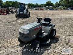 Craftsman LT 1,000 Riding Lawn Mower, With 42" Deck, Briggs And Stratton 18