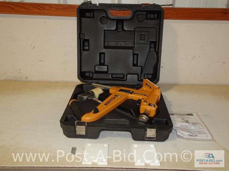 Bostich MFN-201 Manual Flooring Nailer In Case, Owner Stated "Use