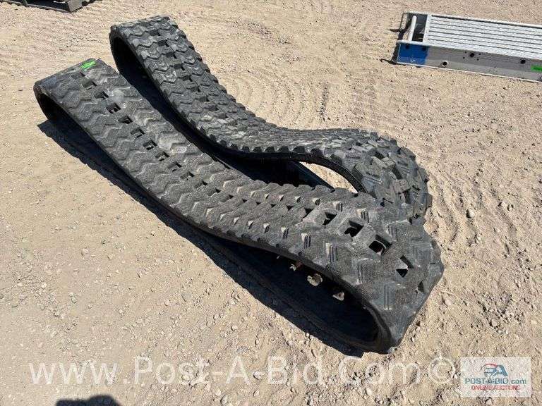 Skidsteer Tracks, 320 x 86 x 52, Owner Stated, "Good Shape, No Te