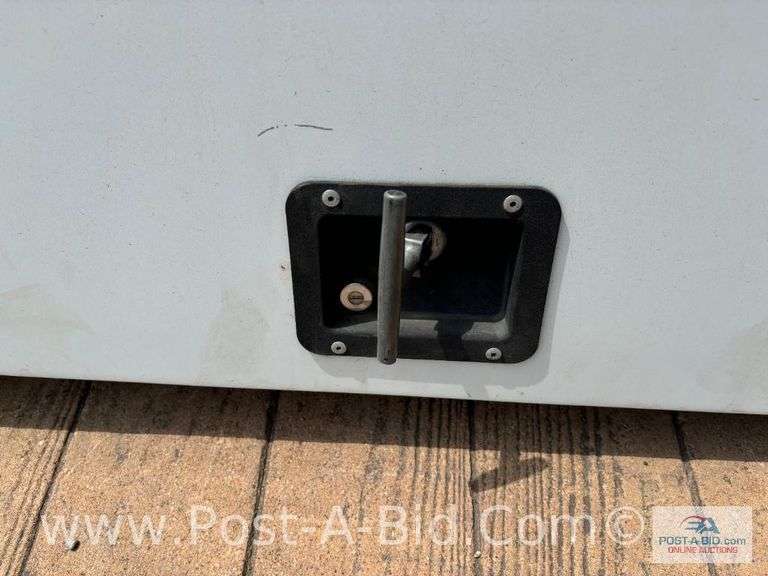 White Topper, Owner Stated "Came Off 2014 F150 No Keys, Left Side