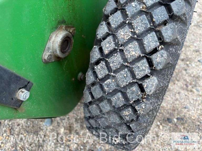 John Deere 5/24 Snowblower, Runs And Works.