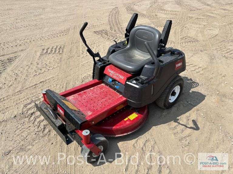 Toro Timecutter SS 3200 Zero Turn Lawn Mower With 32" Deck, Bagge