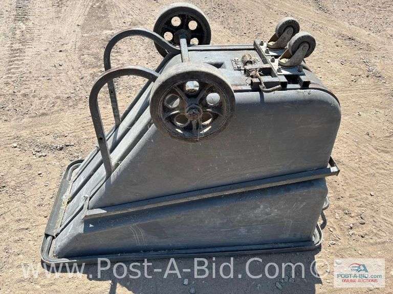 Rubbermaid 1006 HD Pump Cart 1/2 Cu. Yard Cap.