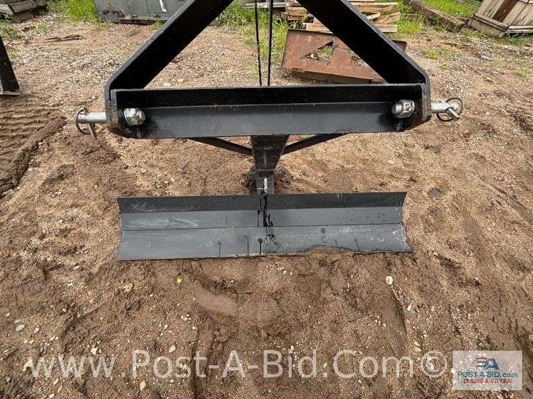 New Mahindra 5' 3 Point Back Blade, Cat 1.