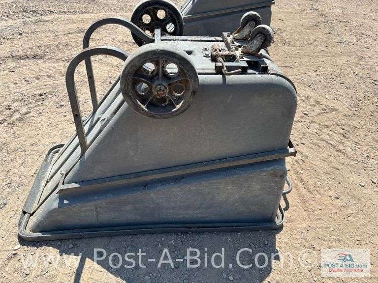 Rubbermaid 1006 HD Pump Cart 1/2 Cu. Yard Cap.