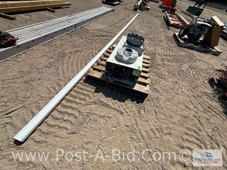 23' Gate Opener 110 V With 23' Gate Bar.