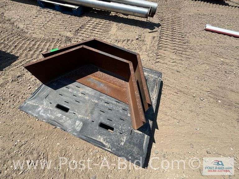 1 Set Single Axle Trailer Fenders, Steel.