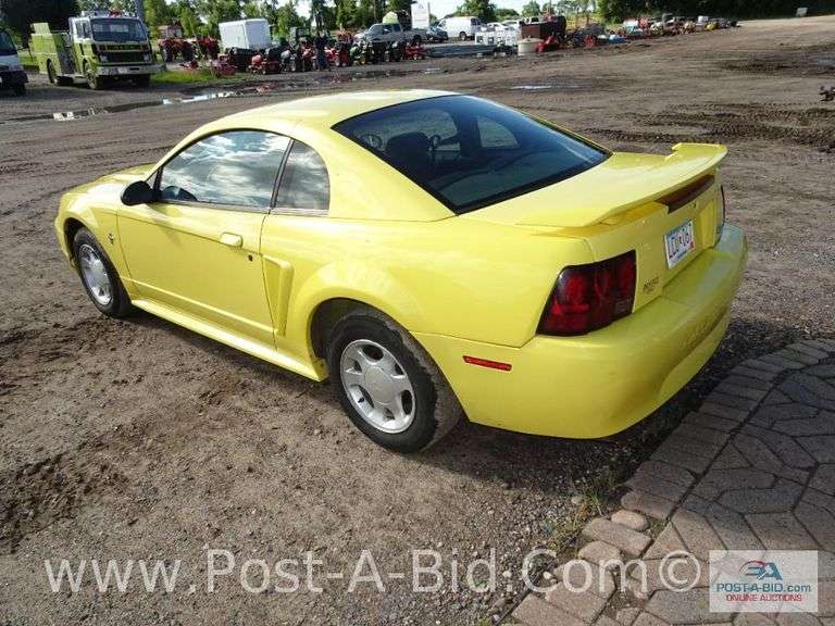 2003 Ford Mustang 2 Door Car With 109,443 Miles, V-6 Motor.
