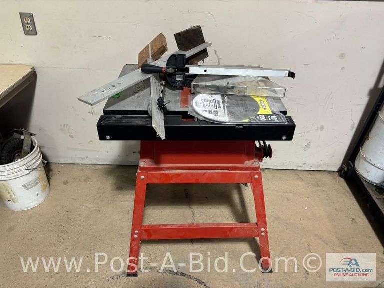 Skil Table Saw 10" Model 3400 With Extra Blades.