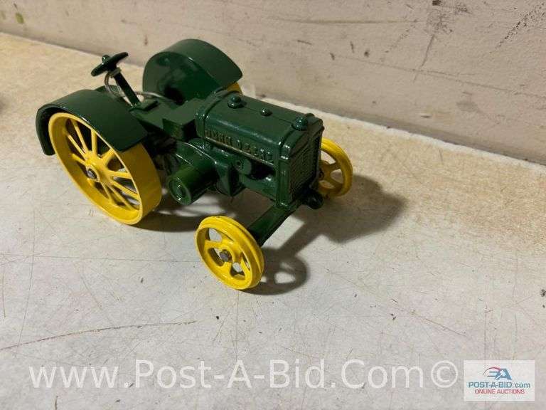 John Deere Toy Tractor, Steel Wheel.