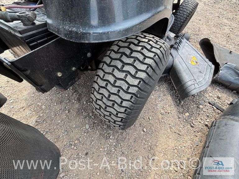 Troybilt Riding Mower With 22HP Motor, Hydrostatic, 48" Deck With