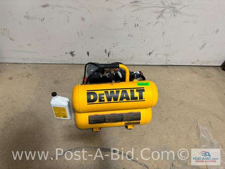 DeWalt 2 Tank 4 Gallon Air Compressor With Oil.