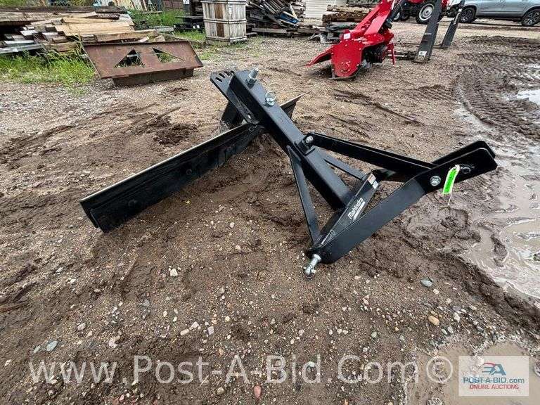 New Mahindra 5' 3 Point Back Blade, Cat 1.