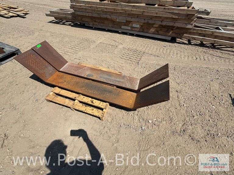 1 Set Single Axle Trailer Fenders, Steel.