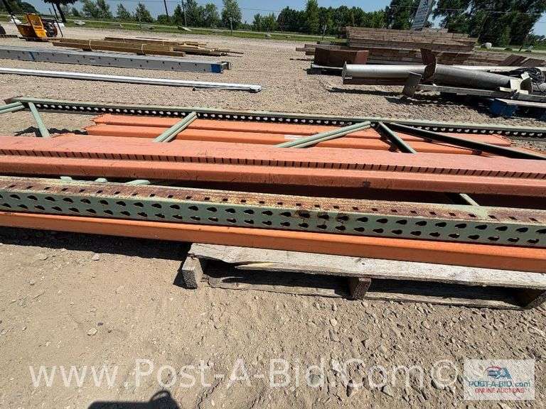 Misc. Pallet Racking With 7 Cross Beams And 1 Upright.
