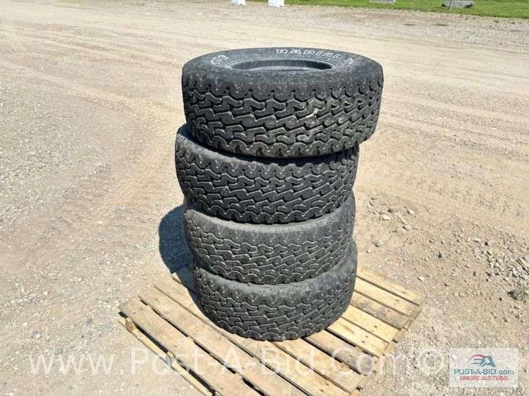 4-Firestone Radial 31 x 10.5 R15 LT Tires On 15" GM 6 Bolt Rims,