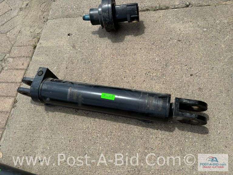 New Hydraulic Cylinder.