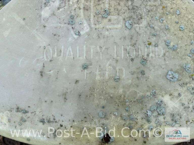 QLF Liquid Molasses Lick Tank.
