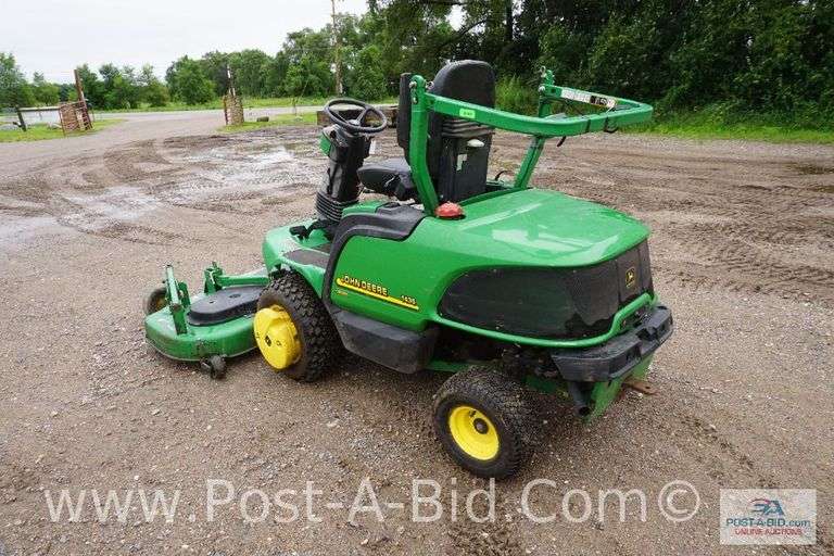 John Deere 1435 Commercial Hydrostatic Front Mount 72" Deck Diese