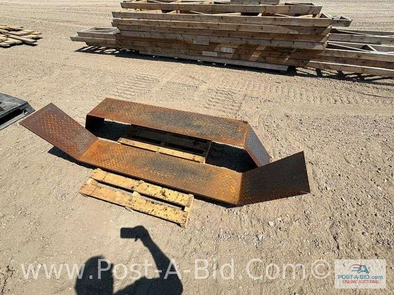 1 Set Single Axle Trailer Fenders, Steel.