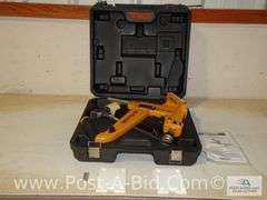 Bostich MFN-201 Manual Flooring Nailer In Case, Owner Stated "Use