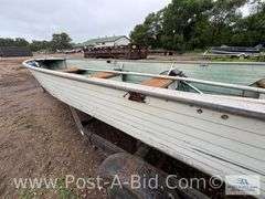 2000 Crestliner Fishing Boat With Mercury 25 HP Motor And 1970 Li