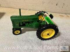 John Deere Toy Tractor 60.