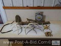 Squirrel Mount, Deer Antlers, 550lb Big Game Scale, Cudde Back Di