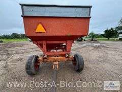 250 Bushel Gravity Box, With MN 10 Ton Running Gear.