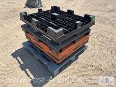 7-Plastic Pallets.