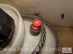 2x 2 Gallon Sprayers And 2x Tires On Fixed Axles, 4.10/3.50-4 Loa