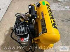DeWalt 2 Tank 4 Gallon Air Compressor With Oil.