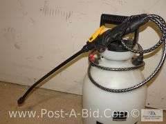 2x 2 Gallon Sprayers And 2x Tires On Fixed Axles, 4.10/3.50-4 Loa