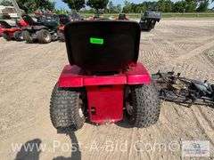 1980's Murray Twin 18 Lawn Tractor With 42" Deck (Deck Not Attach