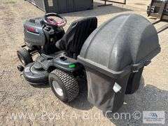 Troybilt Riding Mower With 22HP Motor, Hydrostatic, 48" Deck With
