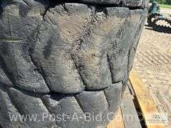 4 x Skid Steer Tires On 8 Bolt Rums, Owner Stated "12.0 U 16.5 De