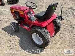 1980's Murray Twin 18 Lawn Tractor With 42" Deck (Deck Not Attach