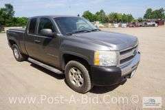 2008 Chevy Silverado 4 x4 Silverado Extended Cab Truck, With 156,